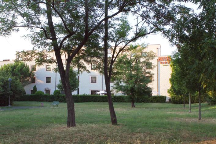 Hotel City Пьяченца Экстерьер фото